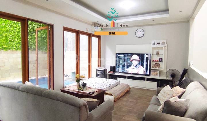 Good Minimalist House with Swimming Pool in Kebayoran Bintaro