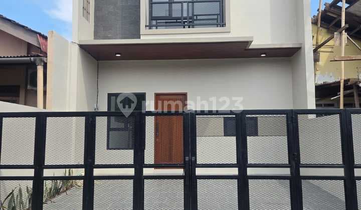 Rumah Bagus Minimalis 2 Lantai di Bukit Nusa Indah Ciputat