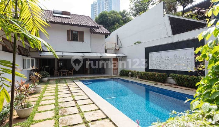 Rumah Luas Bagus 2 Lantai Shm Di Kebayoran Baru