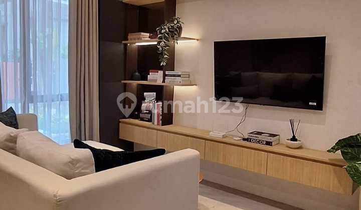 Rumah 2lt Di Tengah Kota Dekat Toll Siap Huni Di Jakarta Barat