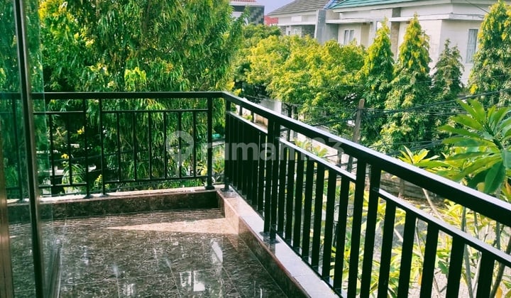 Rumah Asri 2lt Lokasi Strategis Dekat Akses Toll Di Jakarta Barat