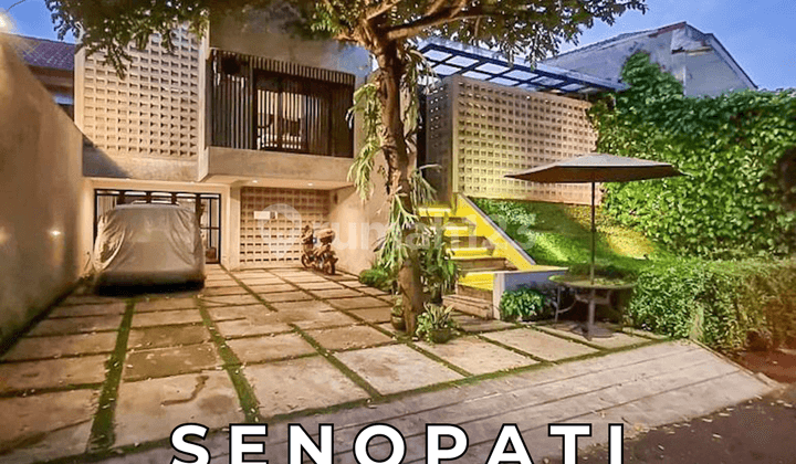 Modern Industrial 2-Story House + Rooftop Facing East in Senopati