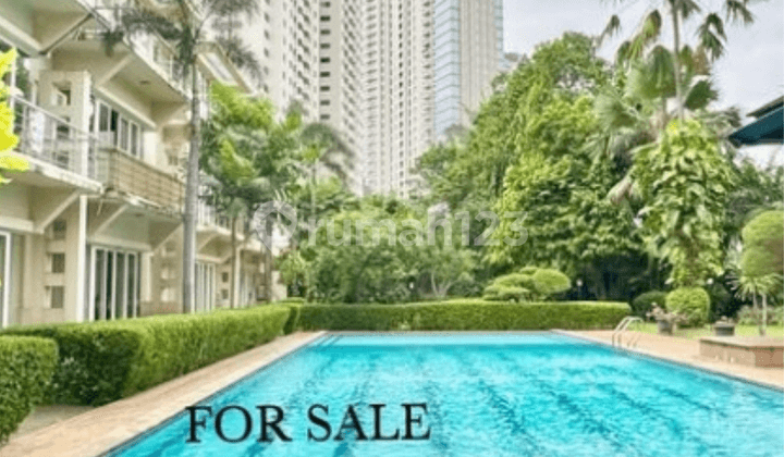 Jual Cepat Town house at Simprug Luas 320sqm,harga 13,5M nego