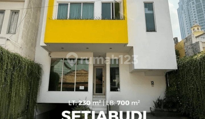 For Sale Exclusive Boarding House at Setiabudi Sudirma, 3 floors, Area 700sqm, Price 15M