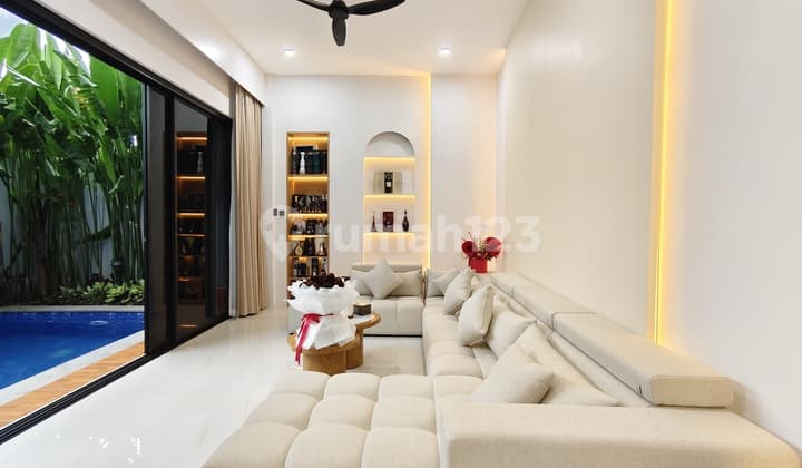 Dijual Villa Furnish Lengkap dengan Pemandangan Sunset di Jimbaran