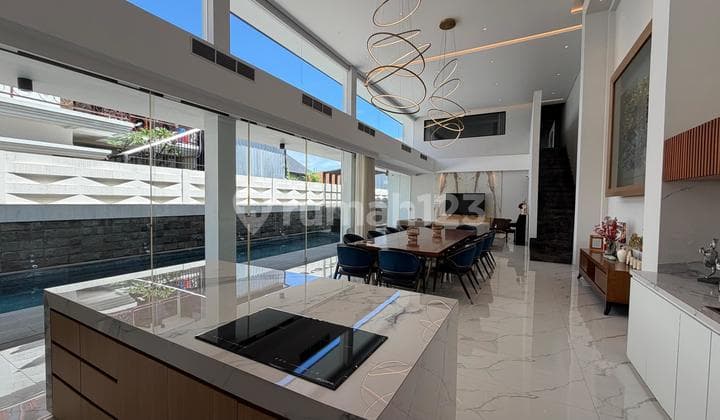 Lease Fully Furnished Luxury Villa in Renon
