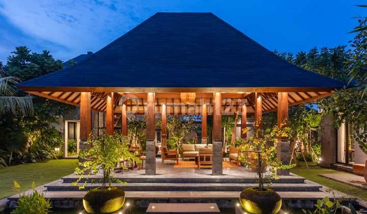 Dijual Vila Mewah berfurnitur lengkap di Canggu