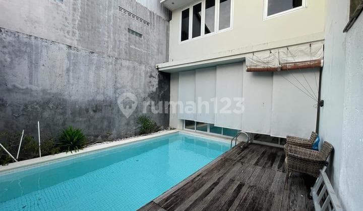 Villa One Gate System di Area Jimbaran Bawah