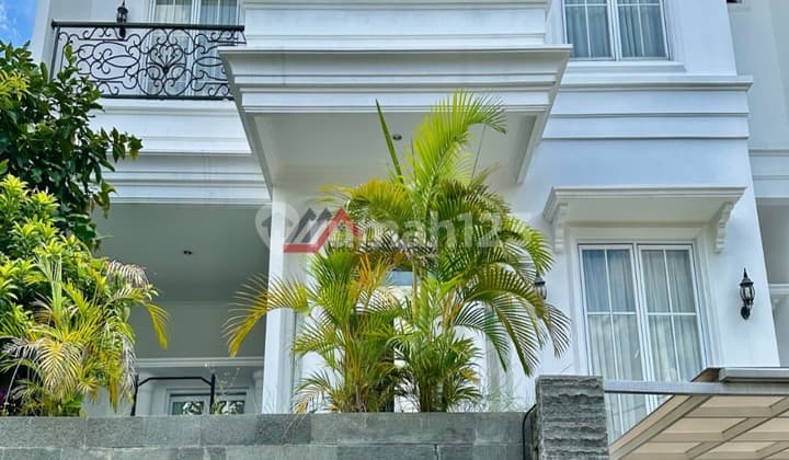 Rumah mewah dalam komplek premium lokasi strategis di kebayoran baru Jakarta Selatan
