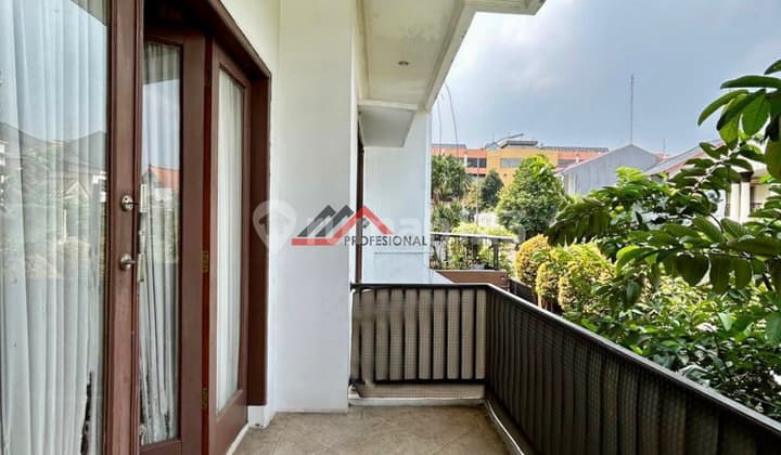 Rumah siap huni lokasi strategis dalam komplek puri cinere depok