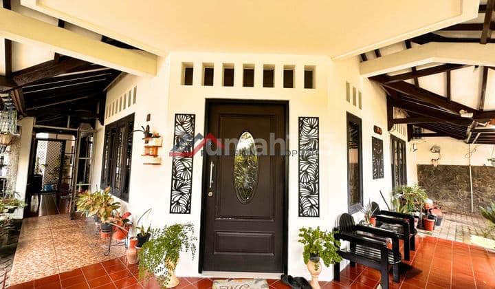 Well-Maintained House in Lebak Bulus Complex Area, South Jakarta