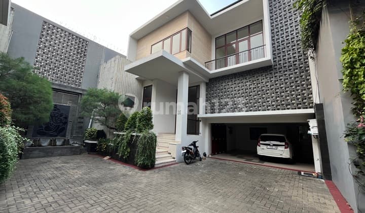 Rumah Mewah Dalam Komplek Di Kemang Jakarta Selatan