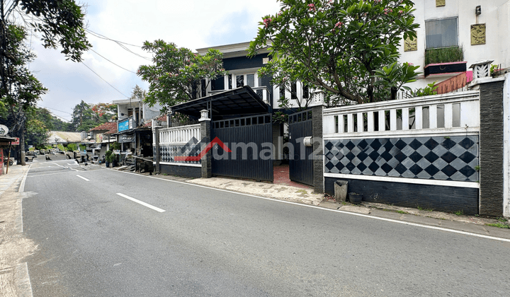 Rumah Siap Huni Dengan Kolam Renang Pribadi Dekat Tol Simatupang