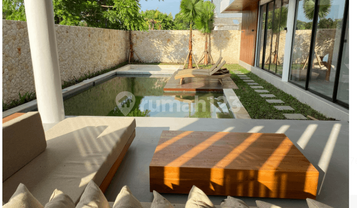 Rumah 2 Lantai Baru di Jalan Raya Munggu, Badung