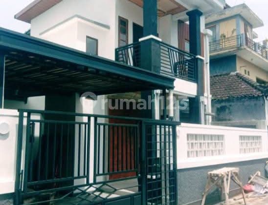 Rumah 2 Lantai dengan 3 Kamar Tidur, Lokasi Strategis di Kawasan Perumahan Harga Murah Sekali