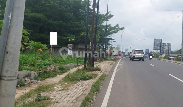 Tanah Jalan Besar Perapatan Palima Dilalui Banyak Kendaraan