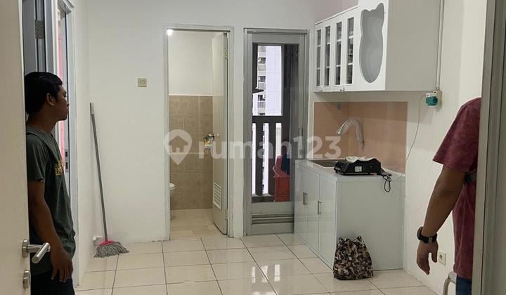 Disewakan Tahunan Apartemen Greenbay Pluit 2Br Semi Furnish (Coast View B) Lantai Rendah View Pool