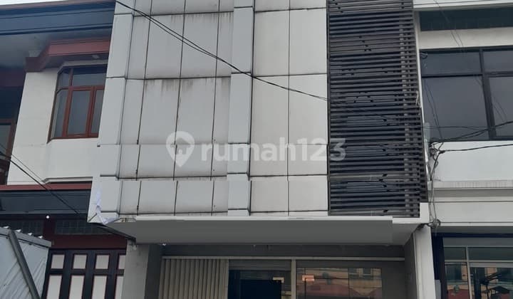 Ruko Cocok Untuk Bank Maupun Tempat Usaha di Kopo Sayati
