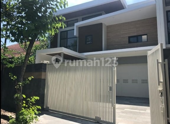 Rumah Baru Berada Ditengah Kota di Lengkong
