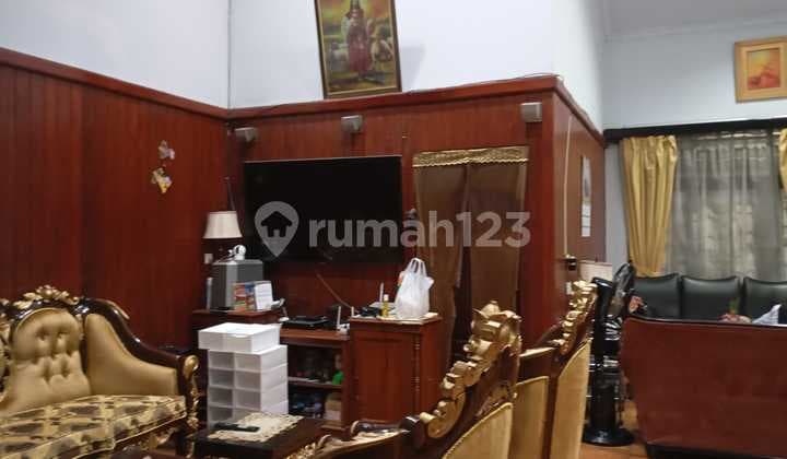 Rumah Nyaman Dilengkapi 4 Unit Ac di Kopo Permai