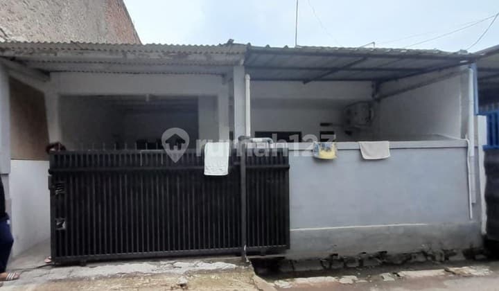 Ready-to-Occupy House, Quiet Environment in Kopo Permai