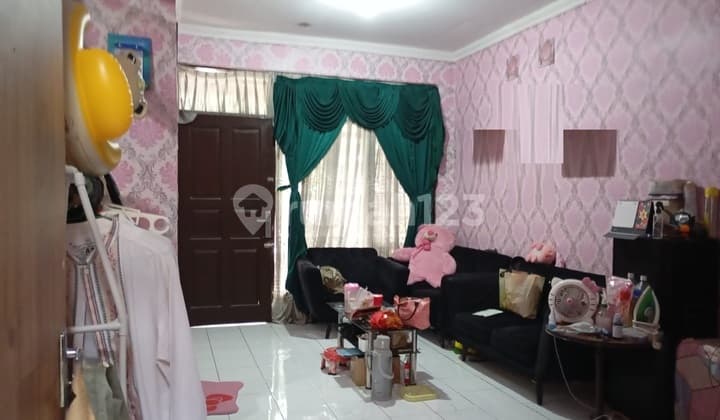 Rumah Kondisi Terawat Nyaman Dihuni di Taman Kopo Indah 1