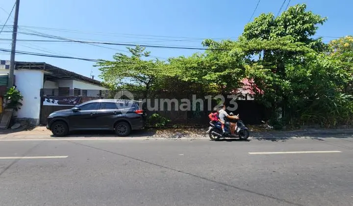 Tanah Dijual di Daerah Sanur, Pinggir Jalan Raya.