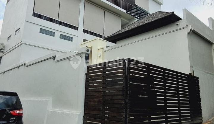 Villa In Ungasan, Prime Location & Spectacular Views For Rent.