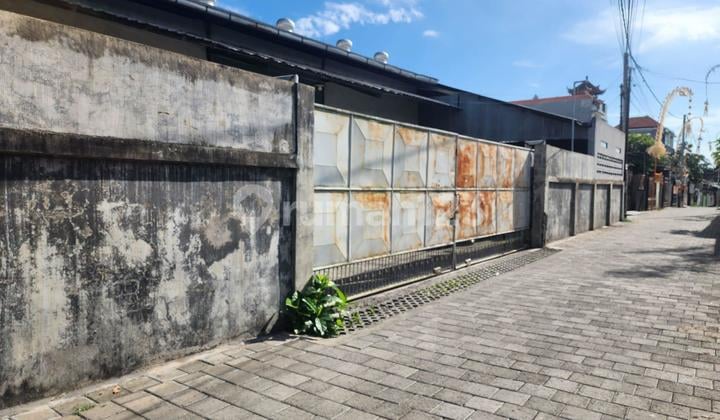 Warehouse for sale cheap in Denpasar.