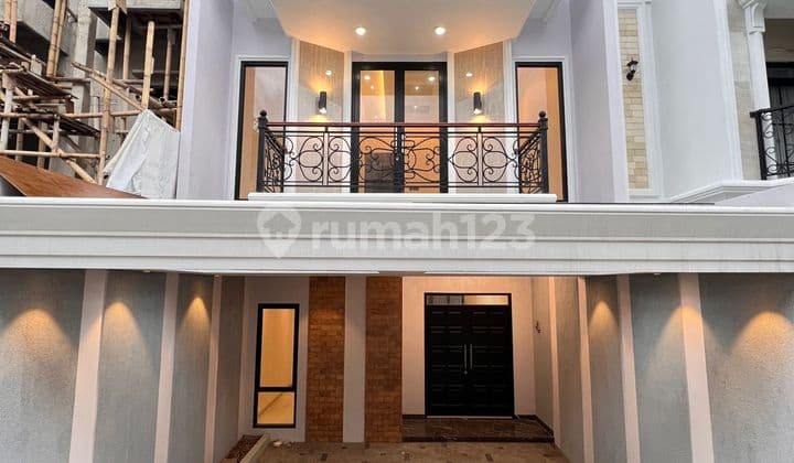 Rumah Mewah Modern 3 Lantai Area Strategis Cilandak Dekat Tol