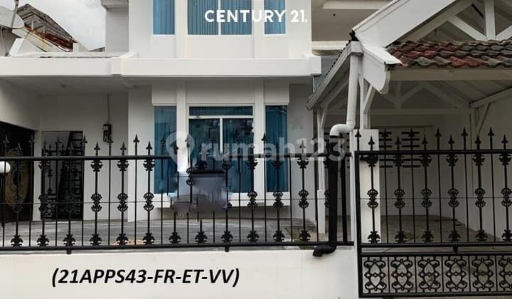 Rumah Rapi Siap Huni Sirkulasi Udara Bagus Dijual di Sektor 5