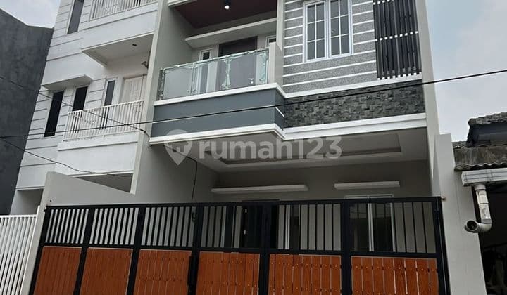 Dijual Rumah Mandala Barat (Tomang), Uk. 6X15, SHM, 4 Kt, 5 Km, Harga 3,39 M Nego