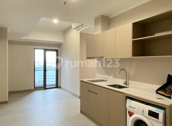 Menara Jakarta 3 BR Semi Furnished