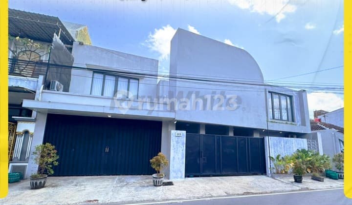 Rumah Modern 2 Lantai Disewakan di Gilingan Banjarsari