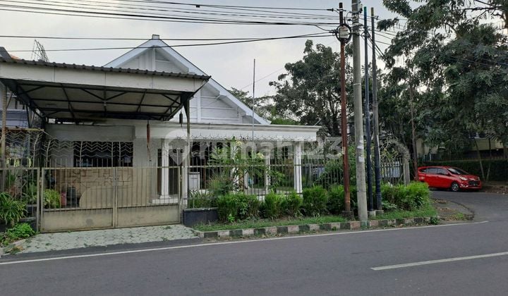 Classic Ready-to-Occupy House in the Ijen Area of Malang City