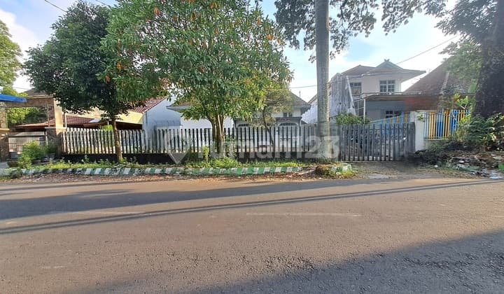 Rumah Klasik Kolonial di Jalan Welirang Kota Malang