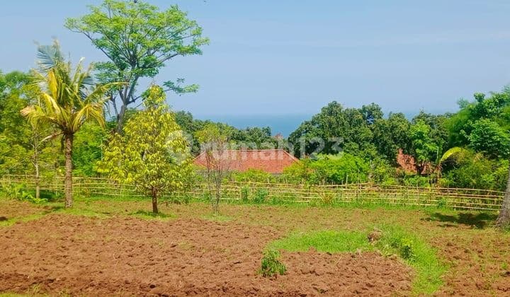 For sale flat land with good view to the sea and good acces road