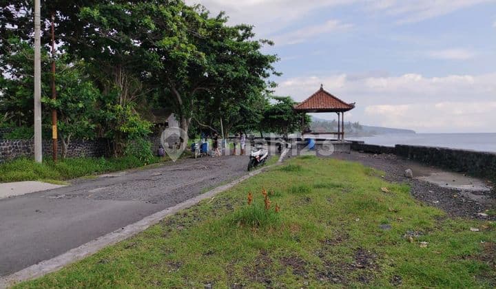 For sale beach front land in Karangasem