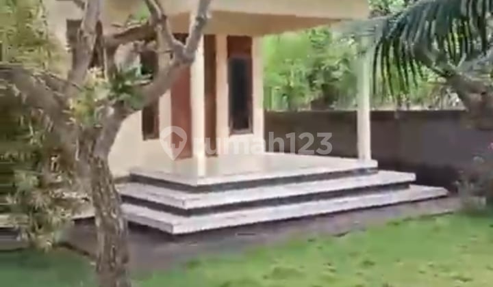 Di Jual Rumah Pribadi 5 Are di Pemutaran Central Dekat Pantai