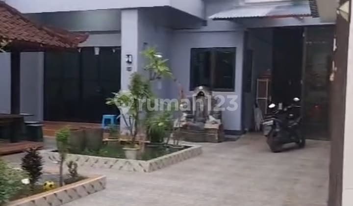 Di Jual Rumah 2 Lantai 4 Kamar Tidur Dekat ke Pantai