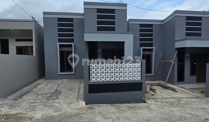 Minimalist House Near East Kalimantan Police Headquarters, South Balikpapan