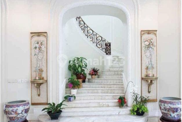 Jual / Sewa Rumah Mewah Siap Huni Fully Furnished 2 Lantai di Kuningan Jakarta Selatan