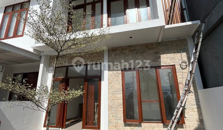 Rumah Baru Modern 2Lantai Dekat Pantai Mertasari Sanur
