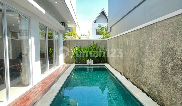 Disewakan Villa Baru Modern With Pool Dalam Cluster