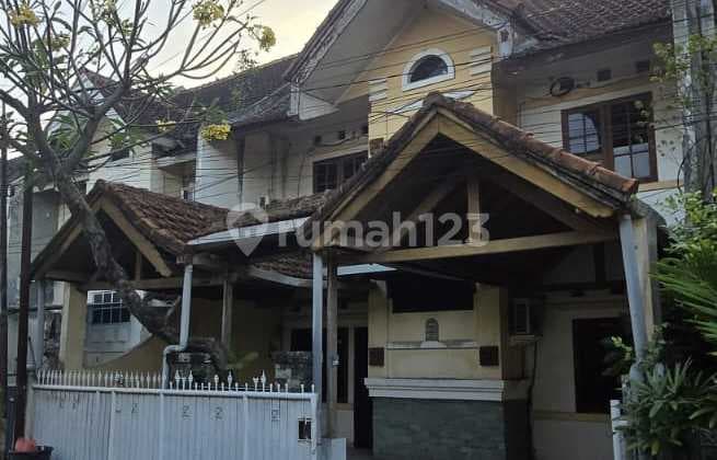Rumah 2 Lantai Padang Sambian Jl.gunung Sahari