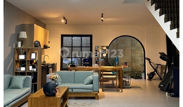 Bisa KPR, Rumah, 3 Lantai, Shm,Pantai Pering