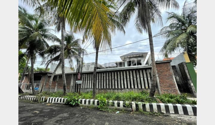 Rumah Hitung Tanah, Lokasi Strategis di Pusat Kota Surabaya
