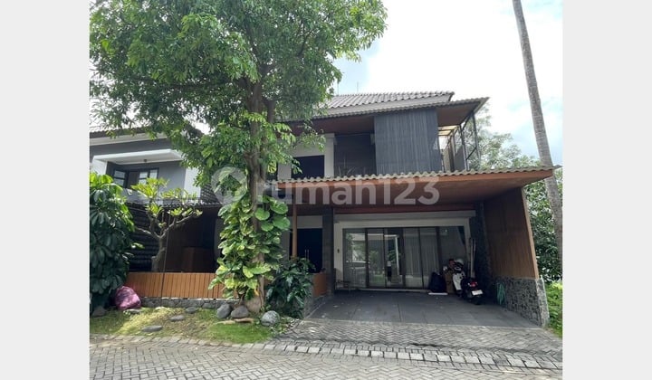 Luxury House, Near Gwalk in Prambanan Residence, Sby