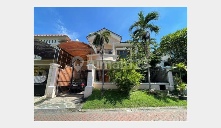 Rumah Bagus dan Strategis di Perumahan Elite Graha Family, Sby