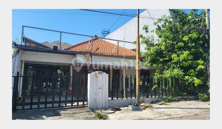 Beautiful House and Strategic Location in Dharmahusada, Surabaya